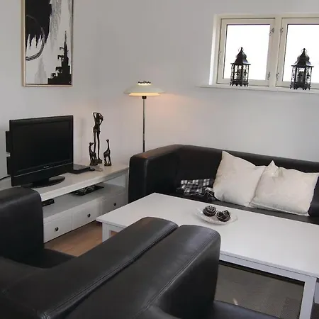 Two-bedroom Holiday In Hemmet Tatil Evi *